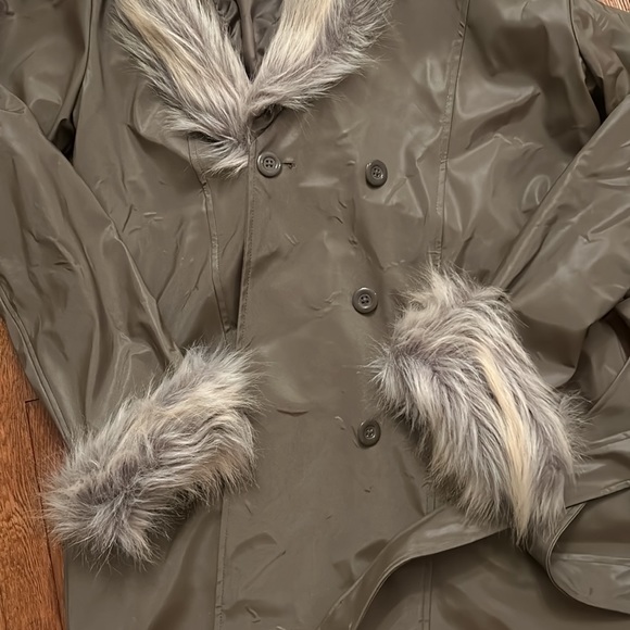 Woman’s jacket - Picture 2 of 5